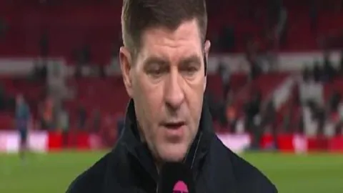 曼联0-0战平纽卡斯尔，C罗争议举动引热议